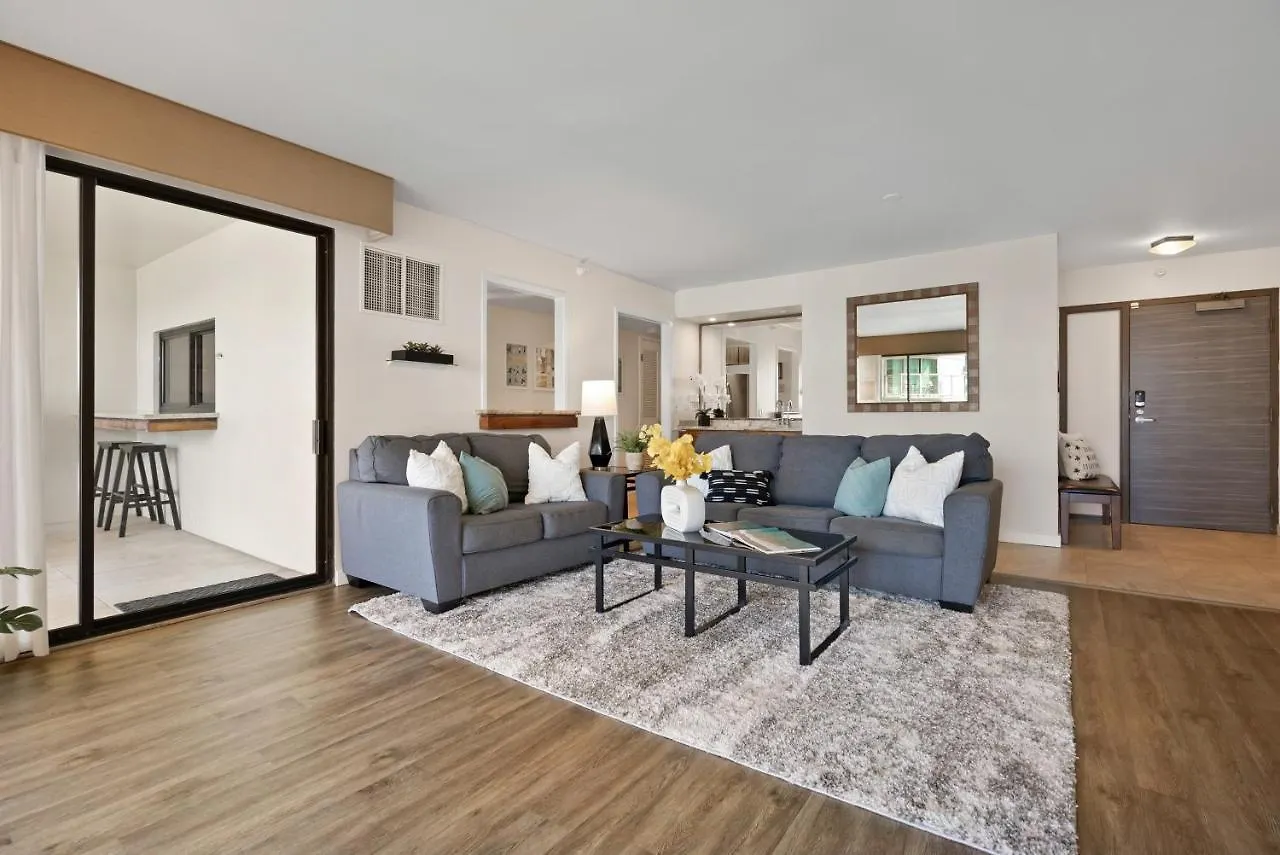 Spacious Waikiki Beach 2Br-Ocean View-Free Parking Honolulu Apartment
